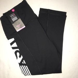 NEW Victoria’s Secret VSX Knockout Crop Leggings